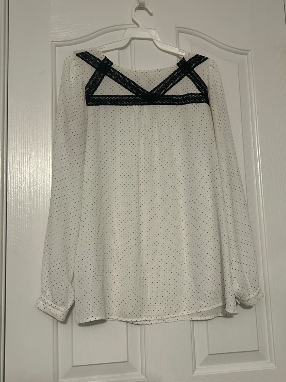 Loft Cream with Black Trim & Dots Blouse Size Small EUC
